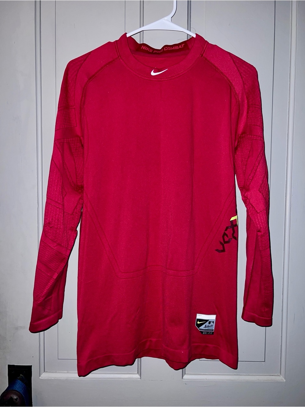 Men’s Nike MLB Pro Combat Red Fitted Top Small
